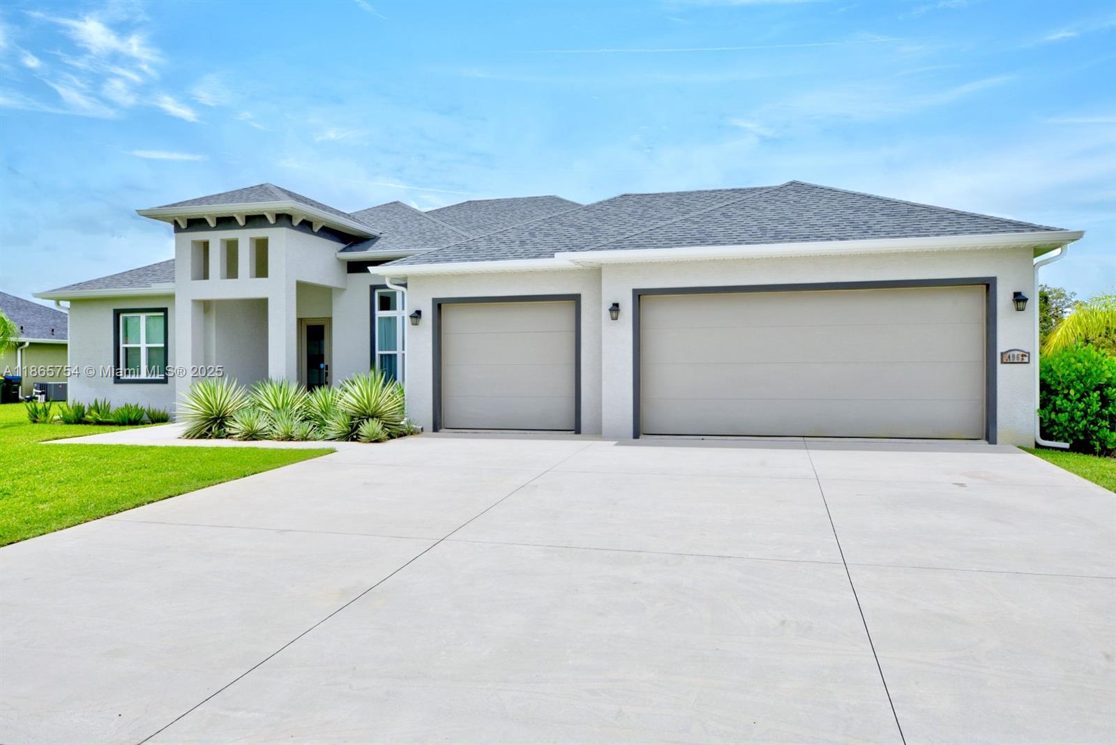 4962 Myrtle Beach Dr