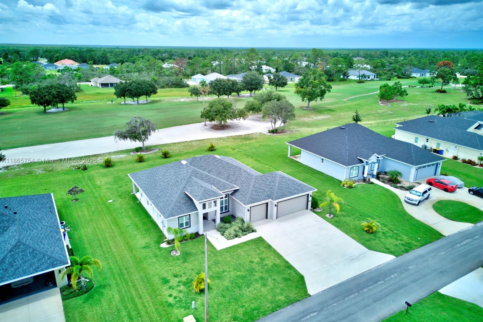 SUN N LAKES OF SEB. GOLF - Residential