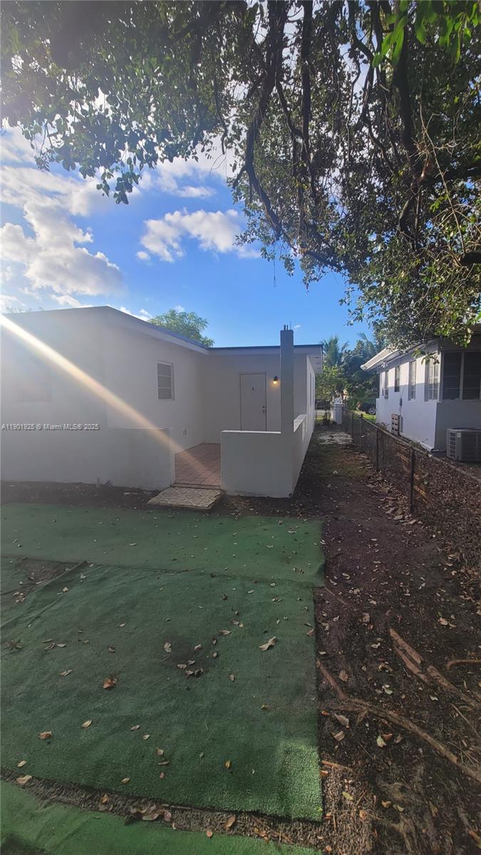 HOME OWNERS PARADISE - Residential