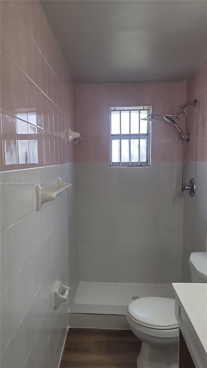 HOME OWNERS PARADISE - Residential