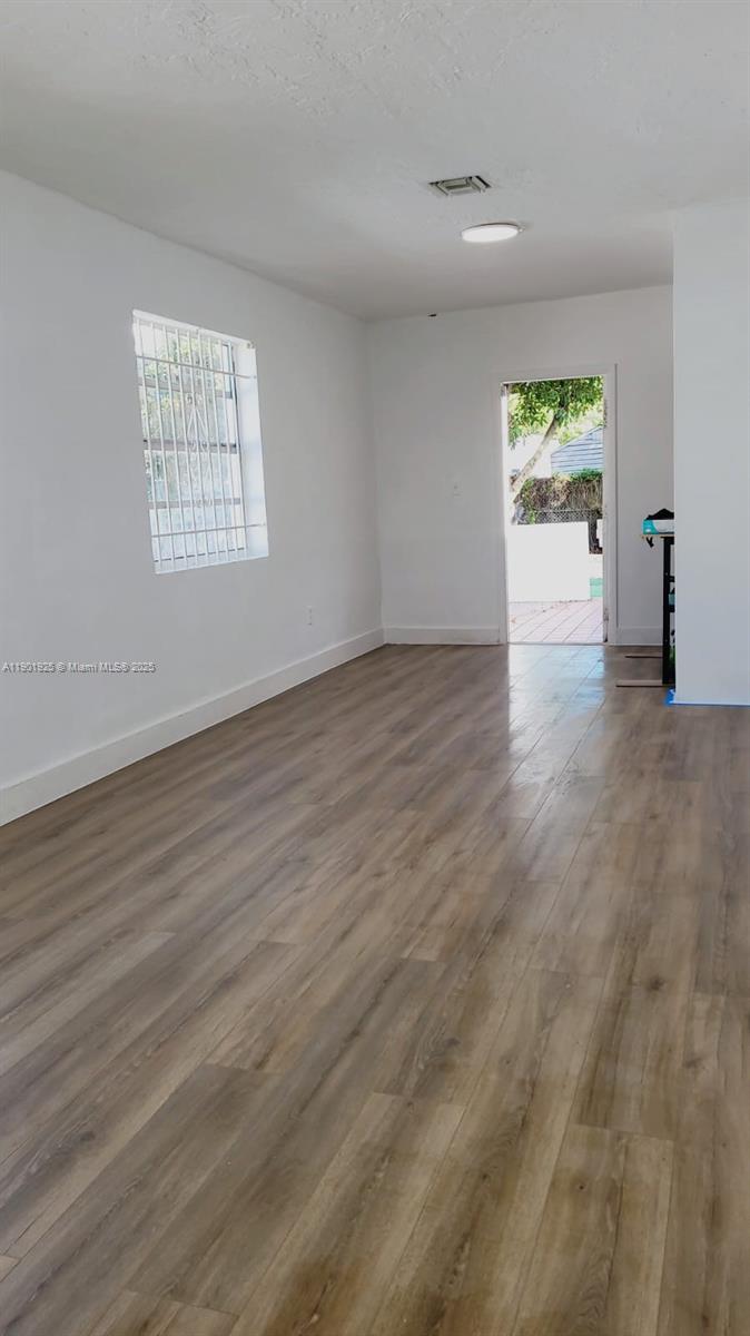 HOME OWNERS PARADISE - Residential