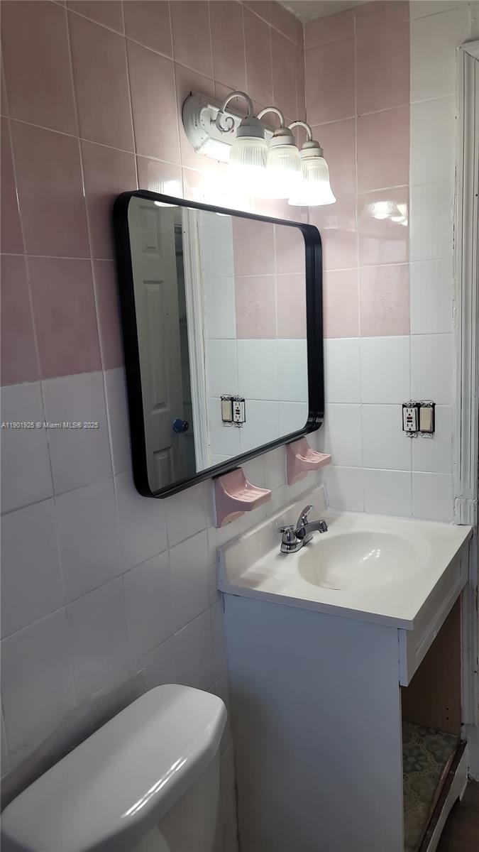 HOME OWNERS PARADISE - Residential