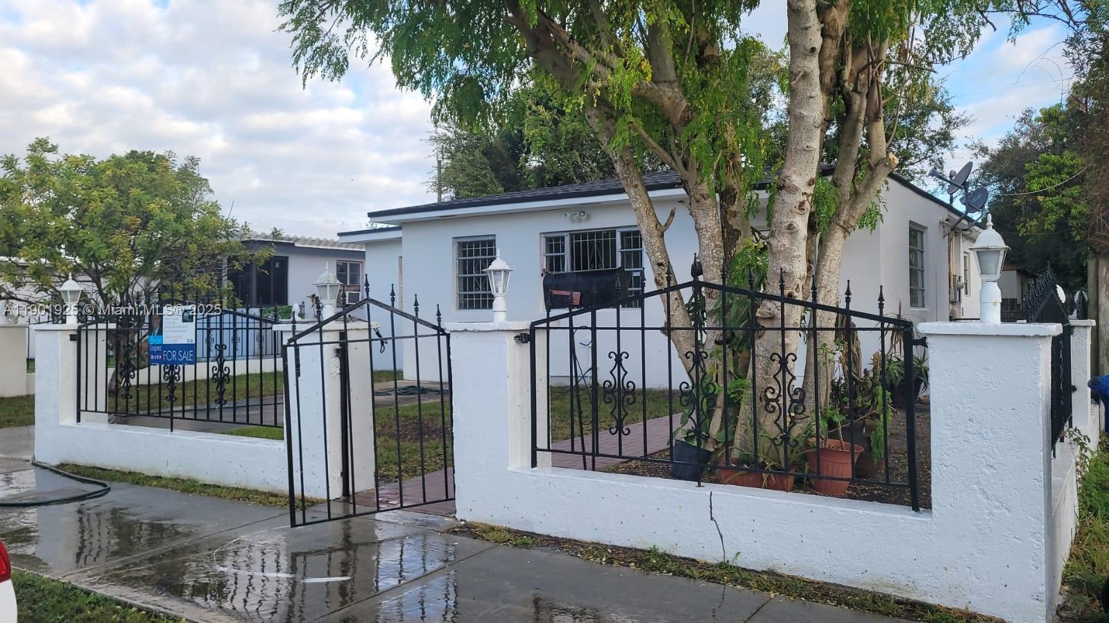 HOME OWNERS PARADISE - Residential