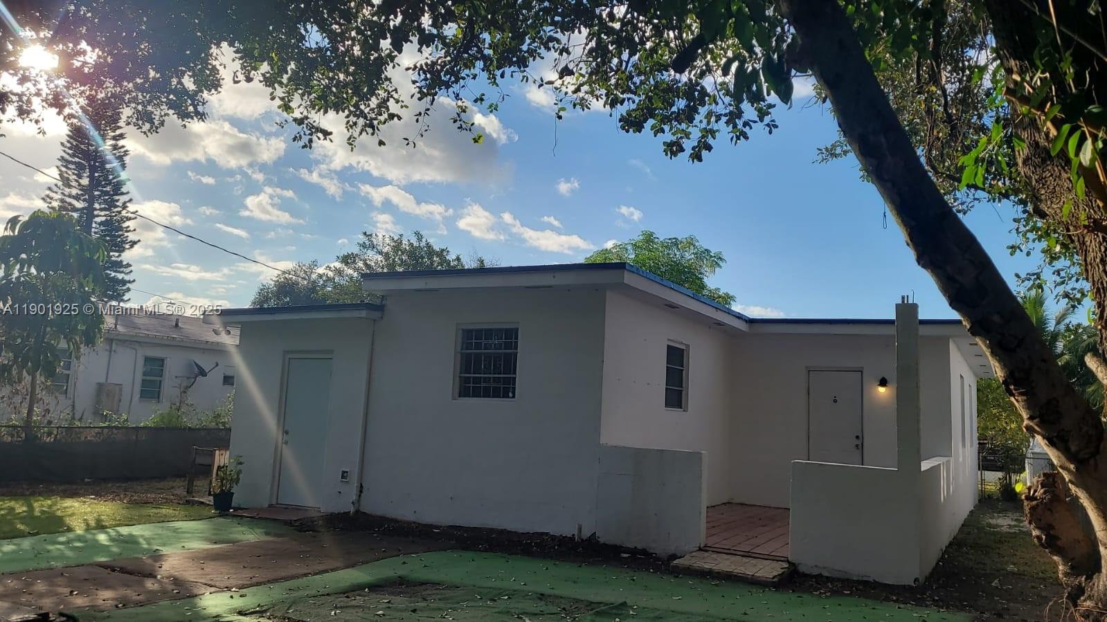 HOME OWNERS PARADISE - Residential