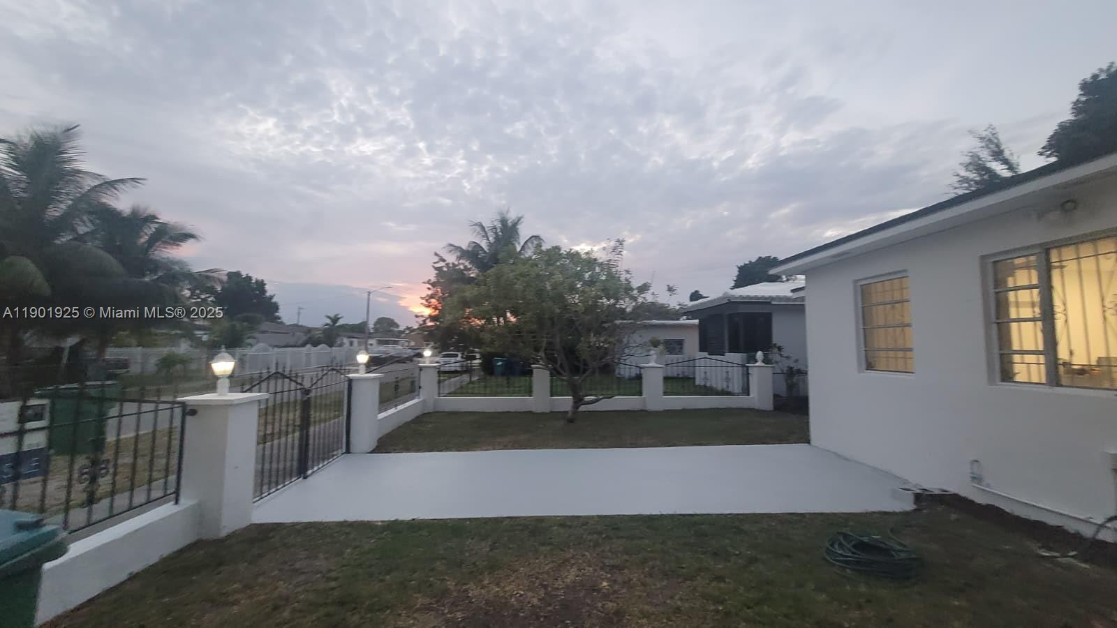 HOME OWNERS PARADISE - Residential