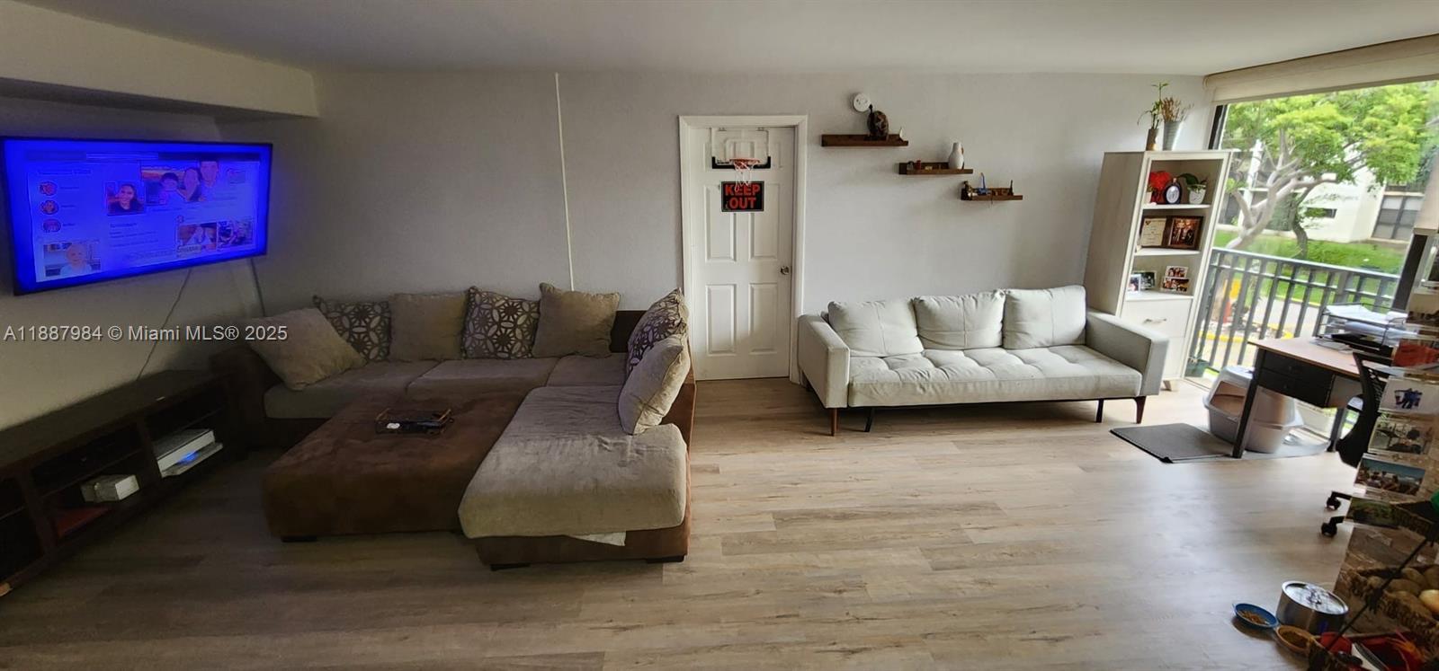 PLAZA OF AMERICAS CONDO P - Residential Lease