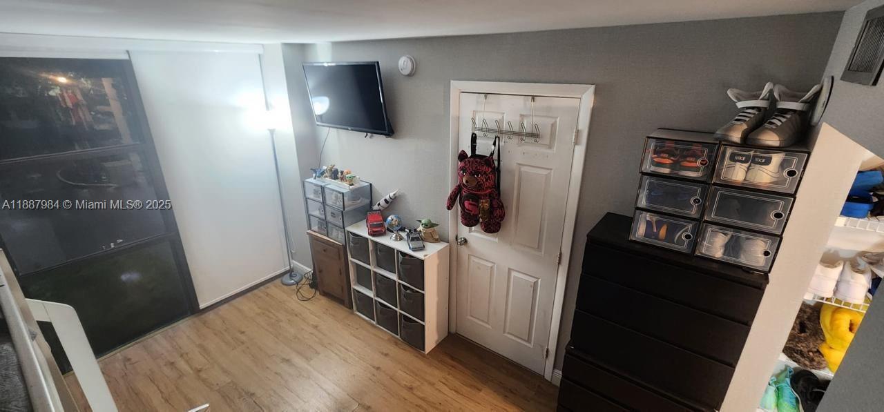 PLAZA OF AMERICAS CONDO P - Residential Lease