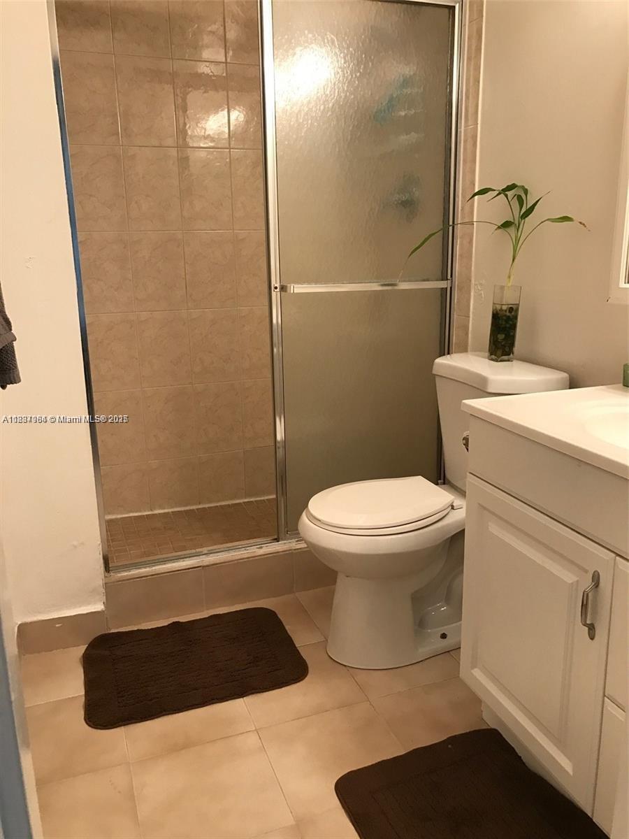 PLAZA OF AMERICAS CONDO P - Residential Lease