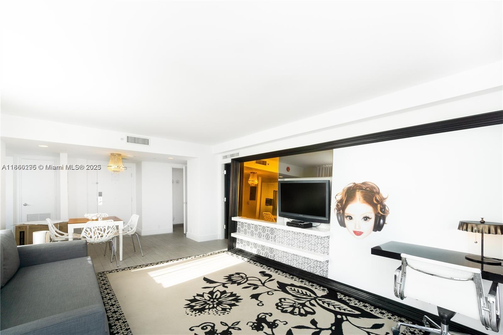 1100 West Ave 1402