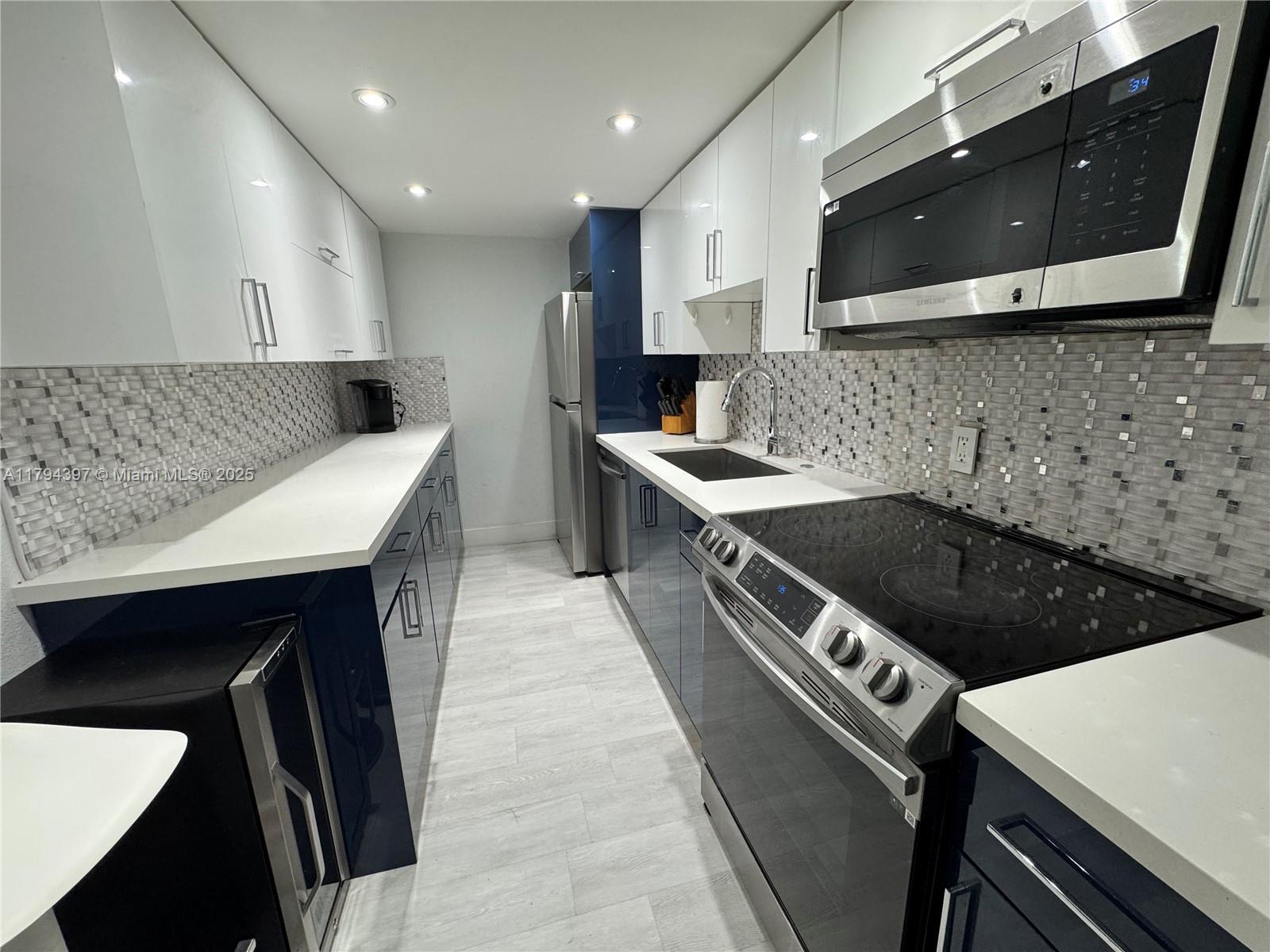 1251 Ne 108th St 816, Miami, Broward County, Florida - 2 Bedrooms  
2 Bathrooms - 