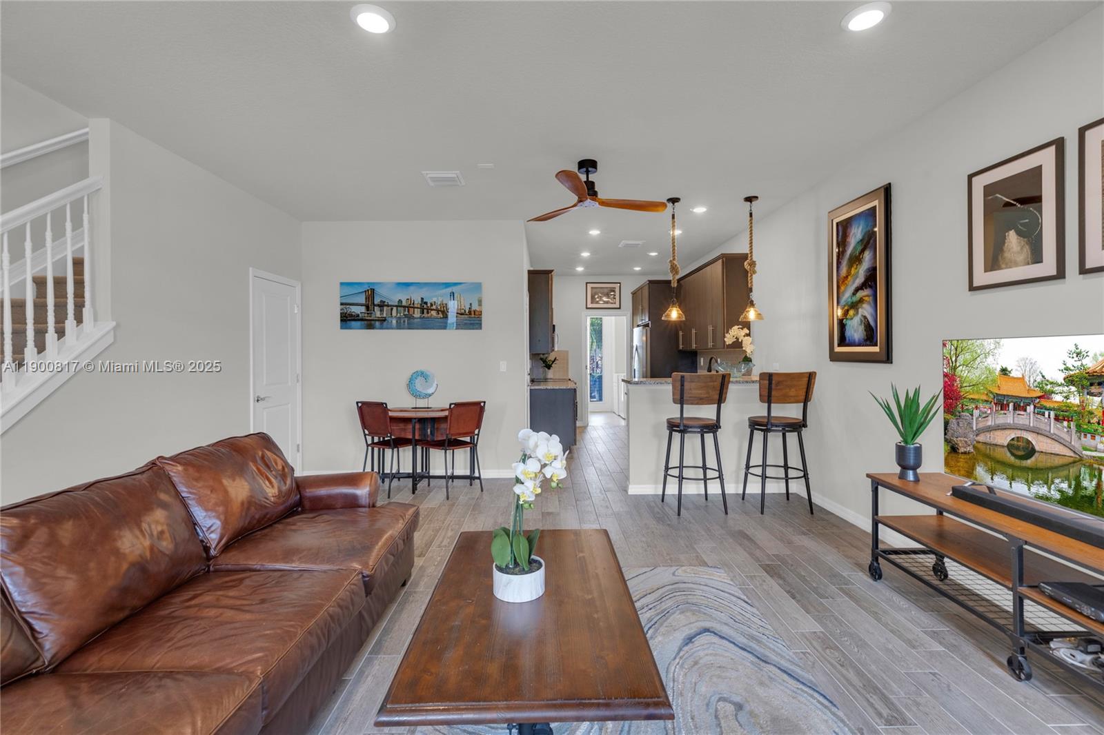 HILLCREST COUNTRY CLUB SO - Residential