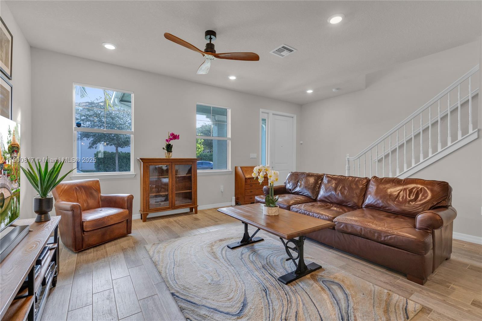 HILLCREST COUNTRY CLUB SO - Residential