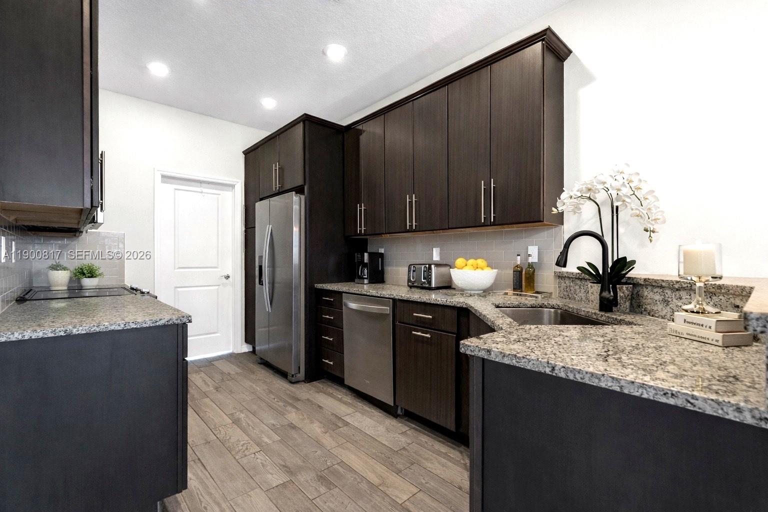 4810 Eucalyptus Dr 3