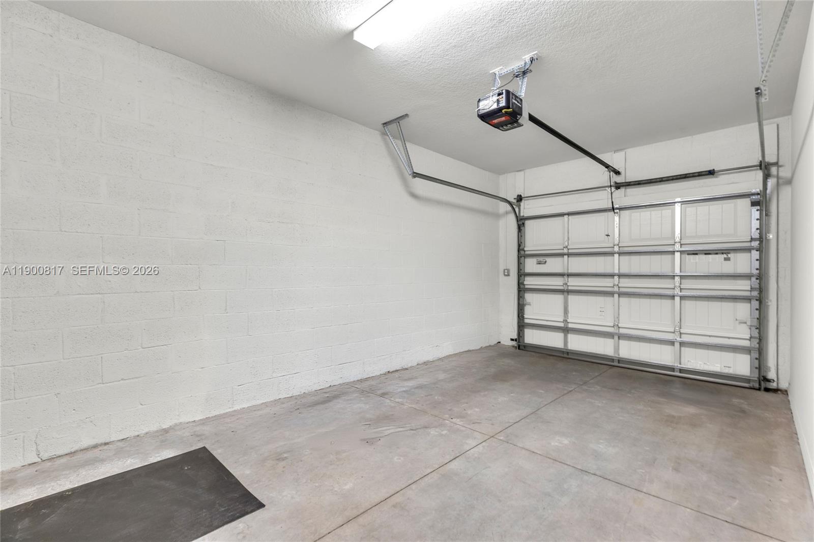 HILLCREST COUNTRY CLUB SO - Residential