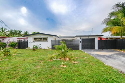 Photo of 2443 Tortugas Ln, Fort Lauderdale, FL 33312 (MLS # A12051597)