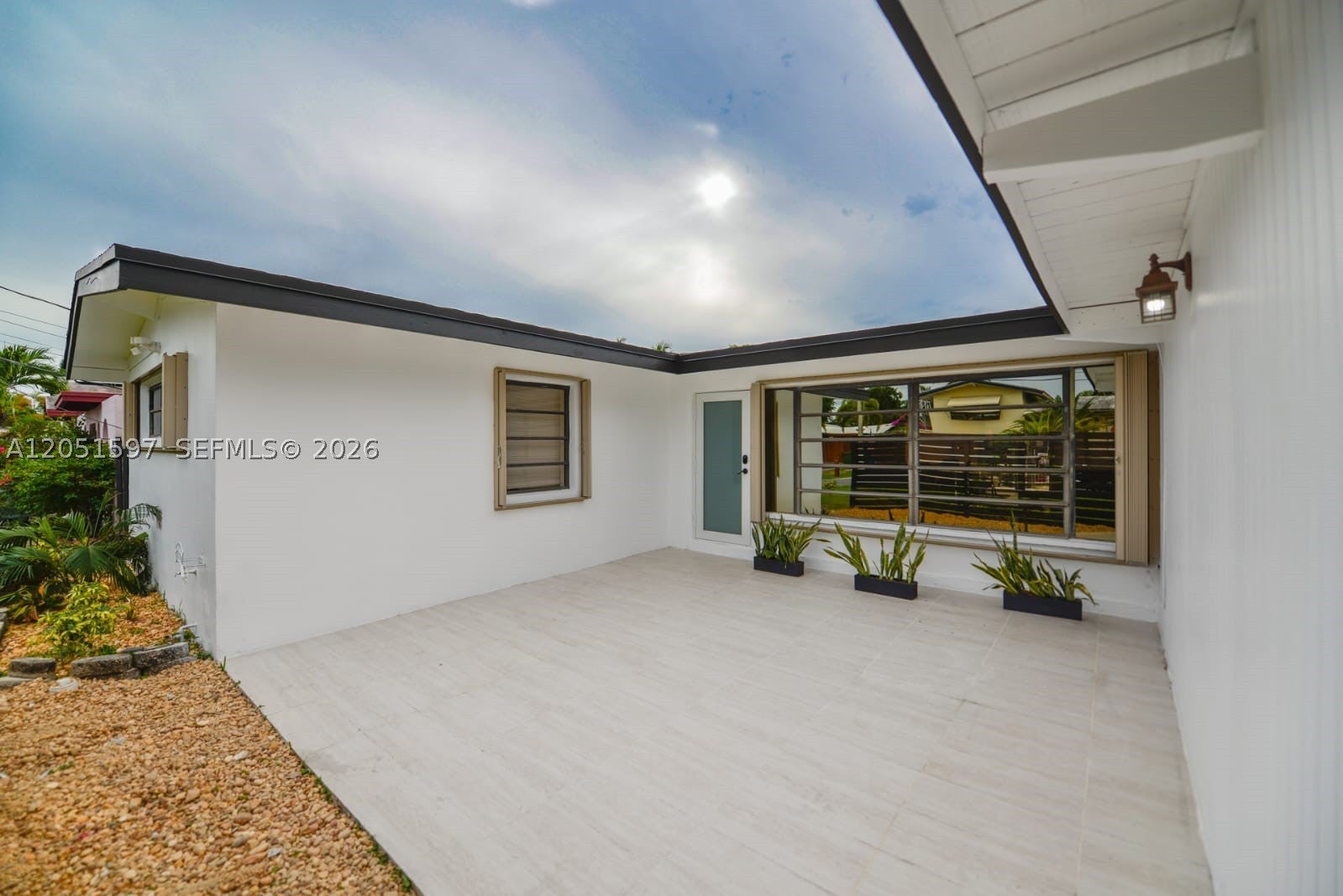 2443 Tortugas Ln
