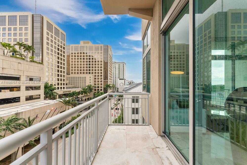 METROPOLIS I AT DADELAND - Residential