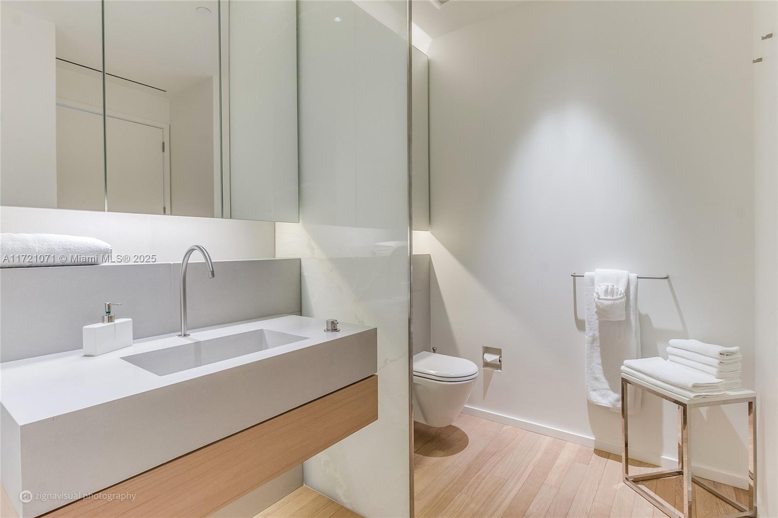2901 COLLINS CONDO - Residential