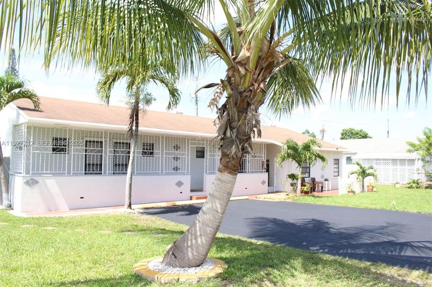 Looking for a clean, safe, private, completely remodeled, 1-BR apartment/efficiency with independent entrance? This is the place. Water, Electricity are included. Wi-Fi available.