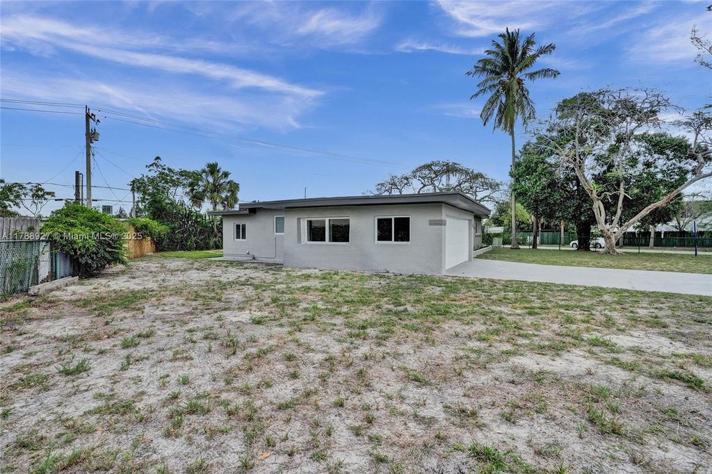 Photo of 31 Florida Ave, Fort Lauderdale, FL 33312 (MLS # A11788927)