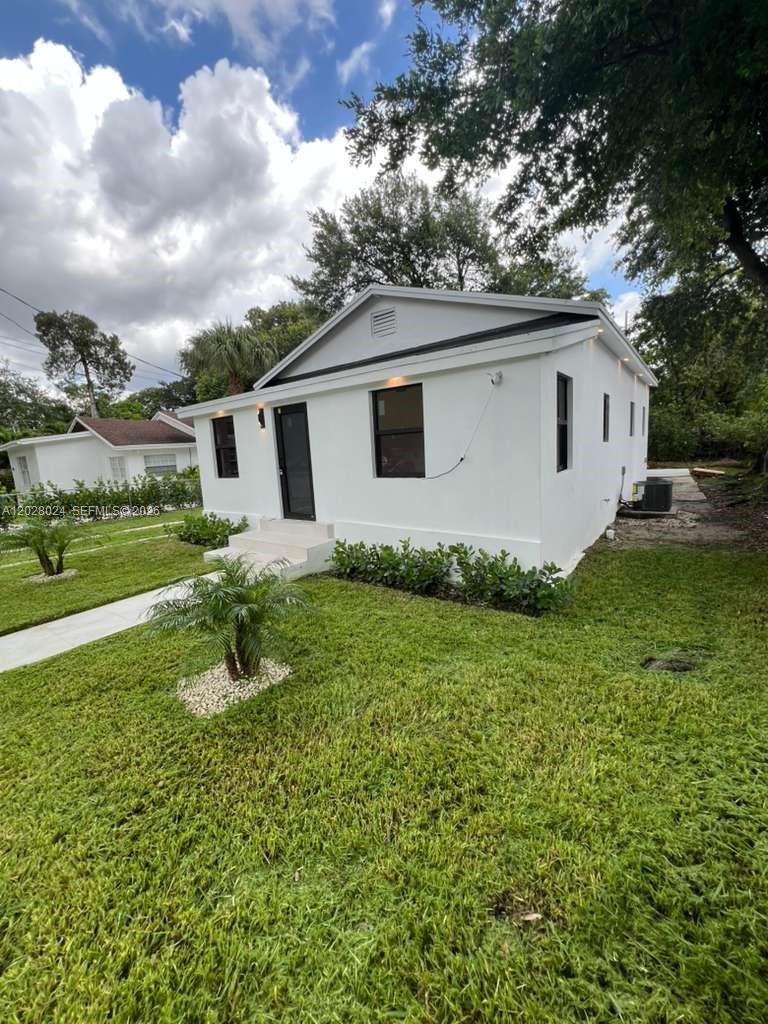 5511 NW 4th Ave