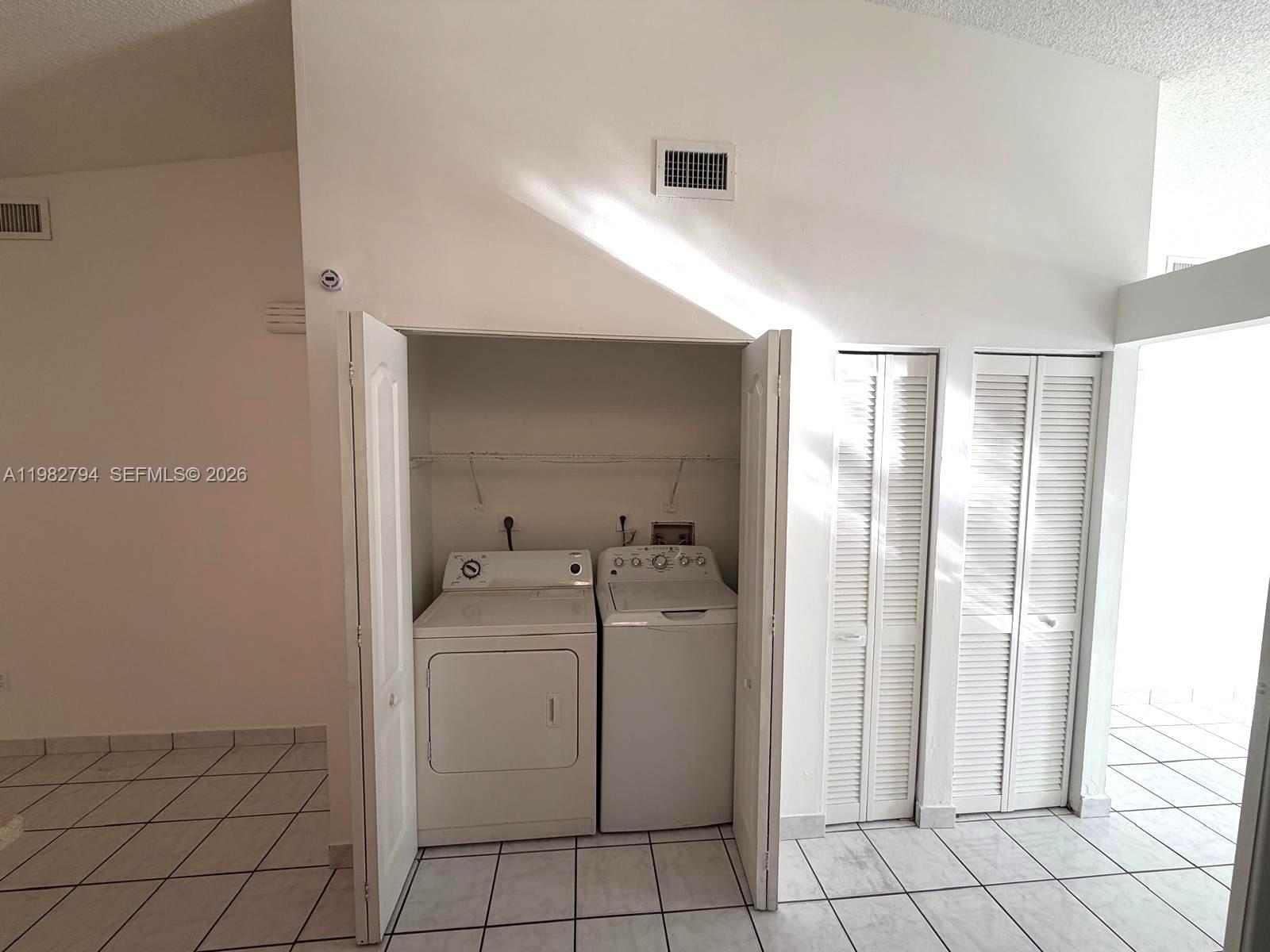 MICHELLE JARDINS - Residential Lease