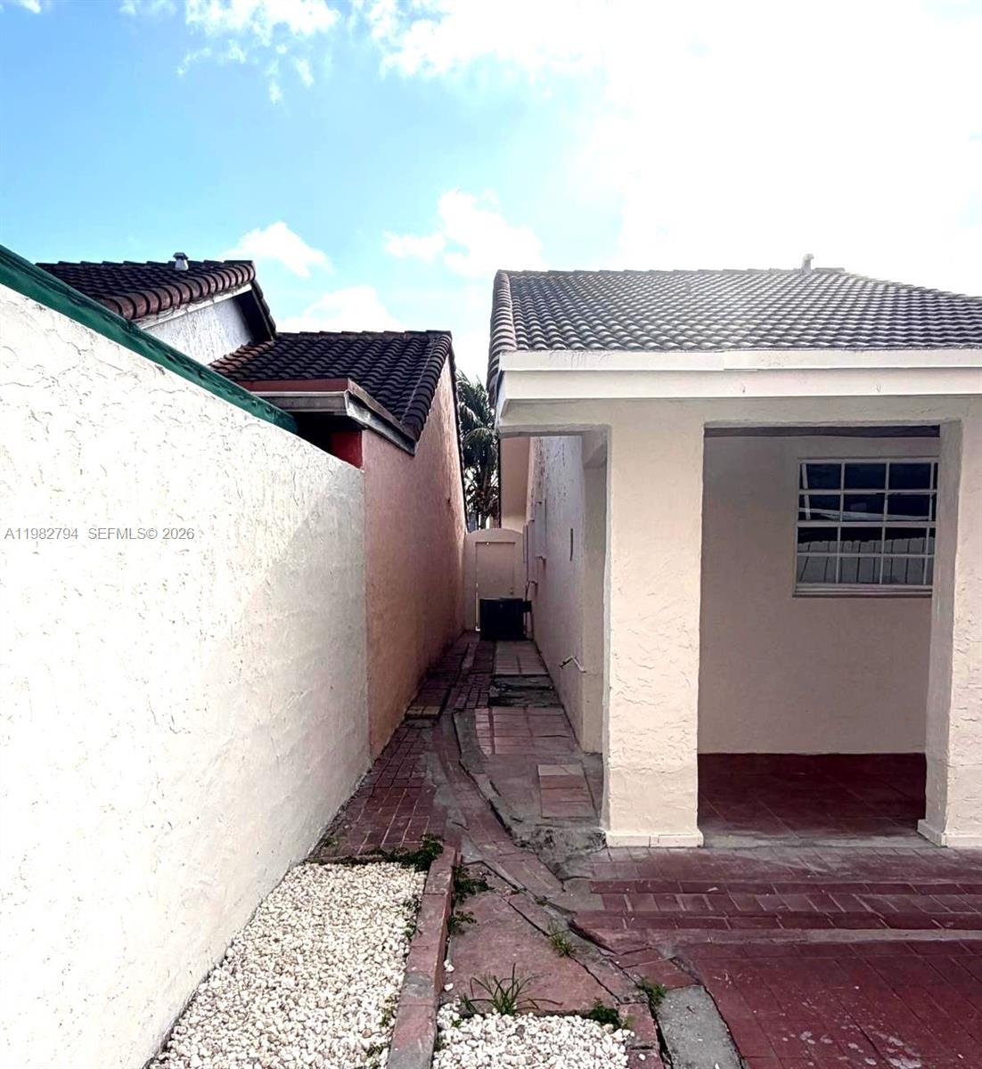 MICHELLE JARDINS - Residential Lease