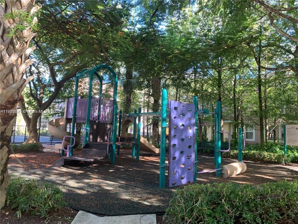 CYPRESS POINTE AT CORAL S - Residential