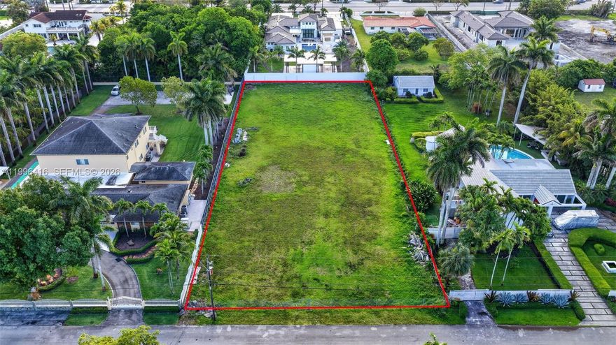 Excellent opportunity to acquire 0.76 acres of residential land in NW Miami.
This spacious lot is clean, fenced, and located ???? de zona de inundación, making it an ideal option for building your dream home or as an investment. Additionally, the property includes completed building plans, helping to streamline and accelerate the construction process.
It has access to municipal water and a prime location close to schools, shopping centers, and major highways.
Great potential in a high-demand area. Don’t miss this opportunity!