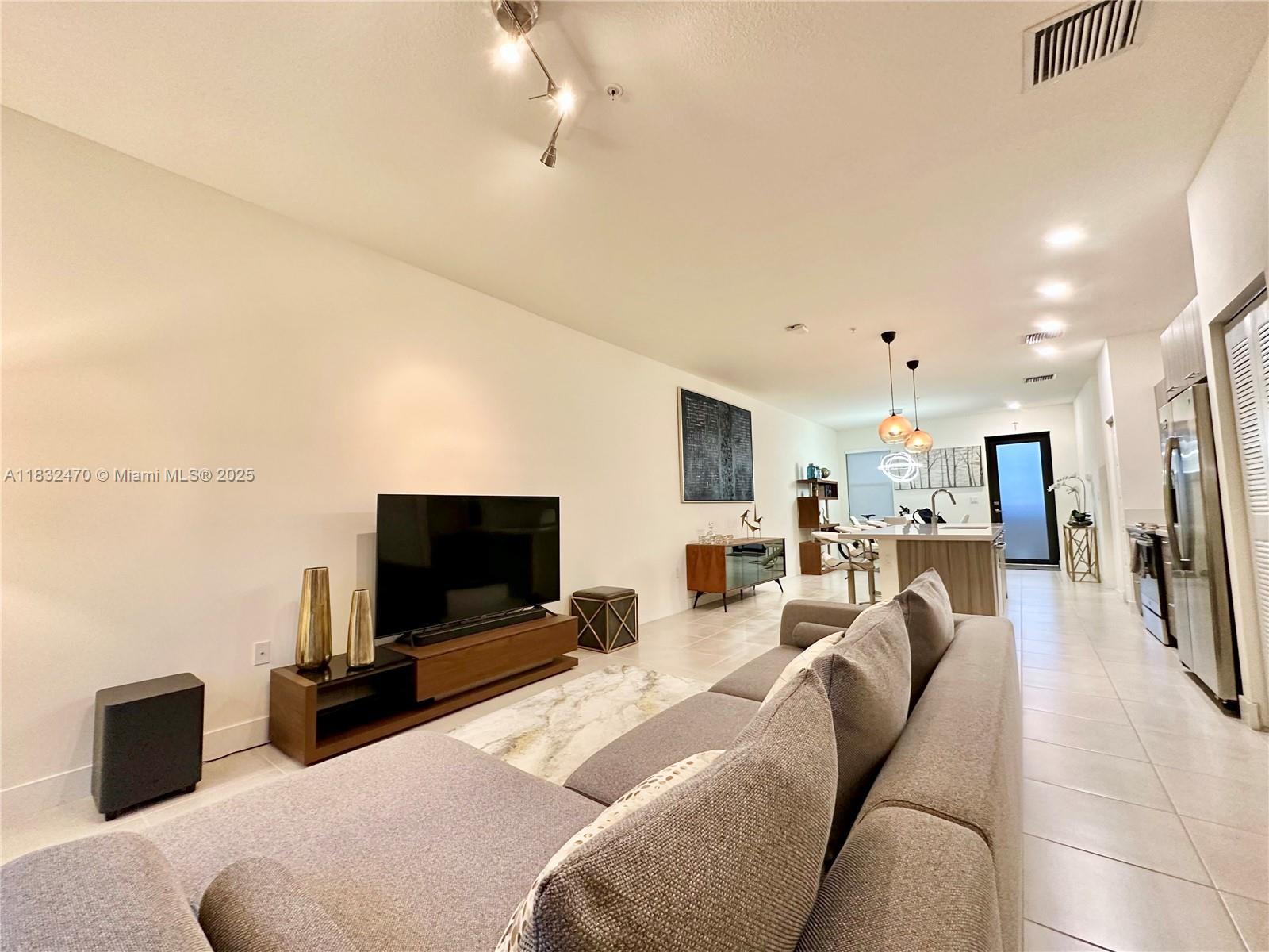 APEX AT PARK CENTRAL COND - Residential