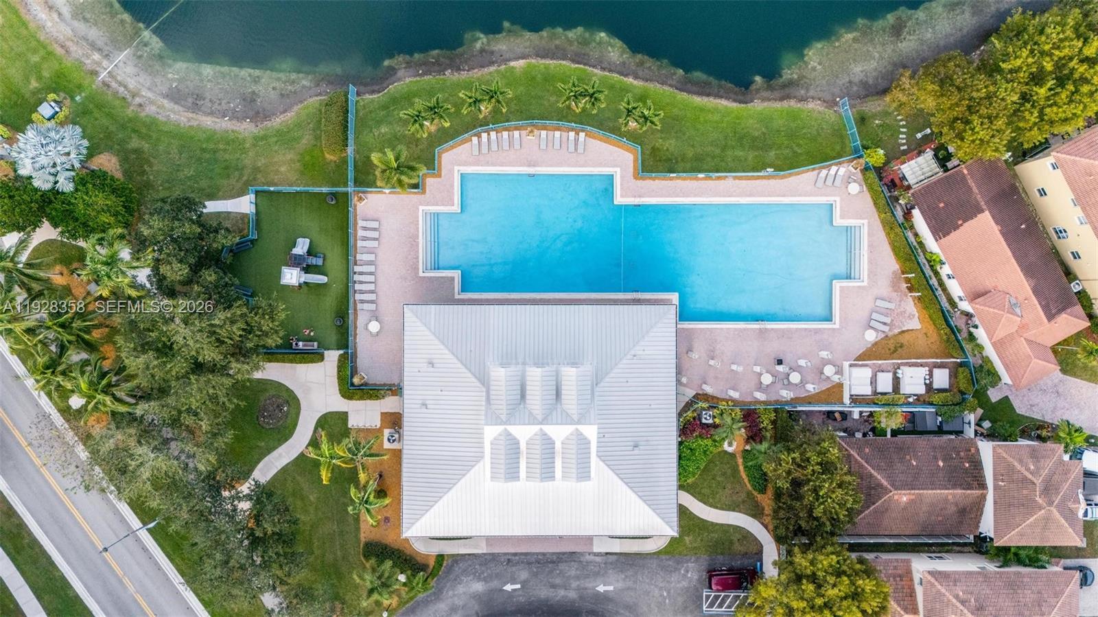 PORTOFINO LAKES - Residential