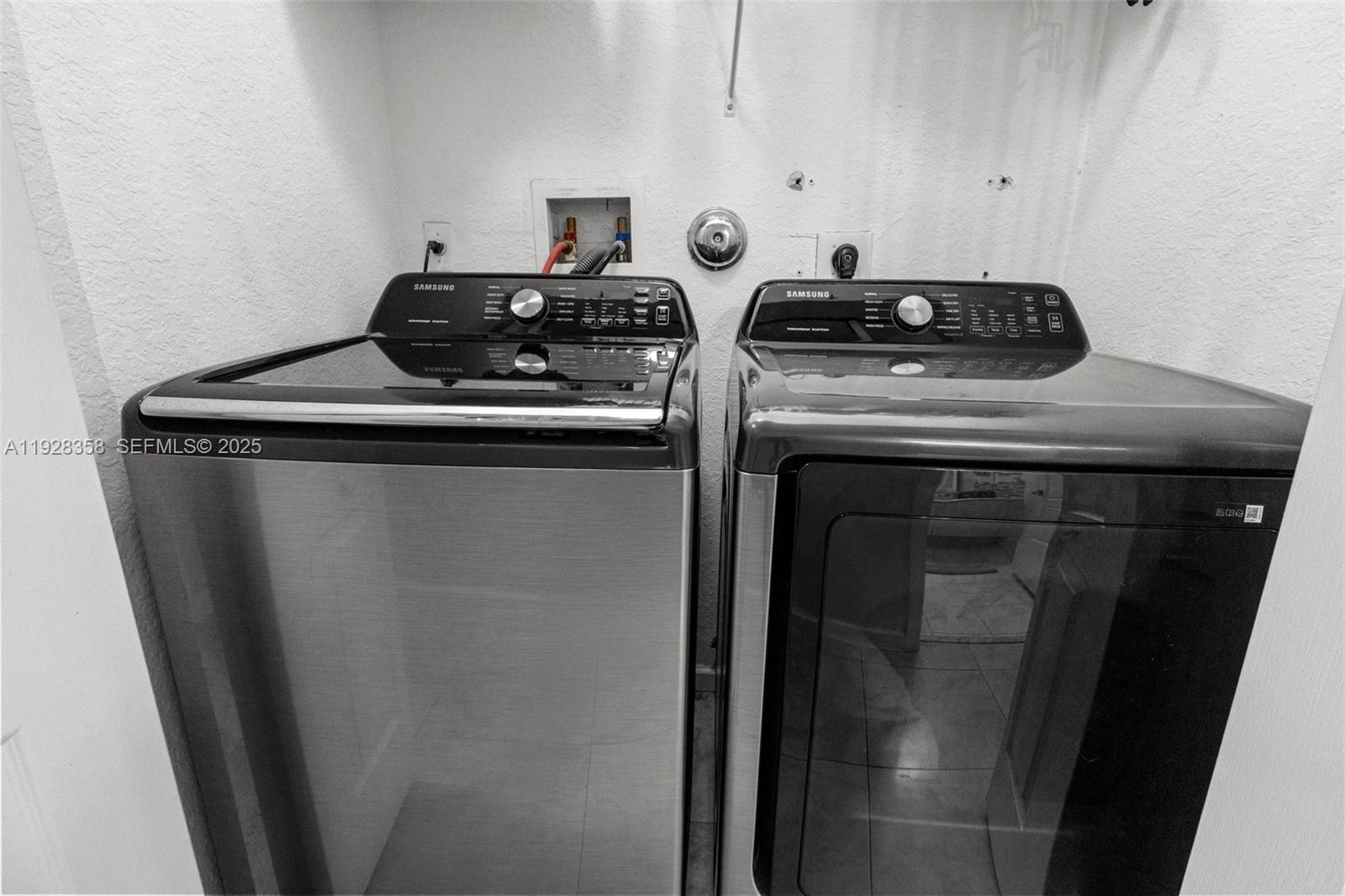 PORTOFINO LAKES - Residential