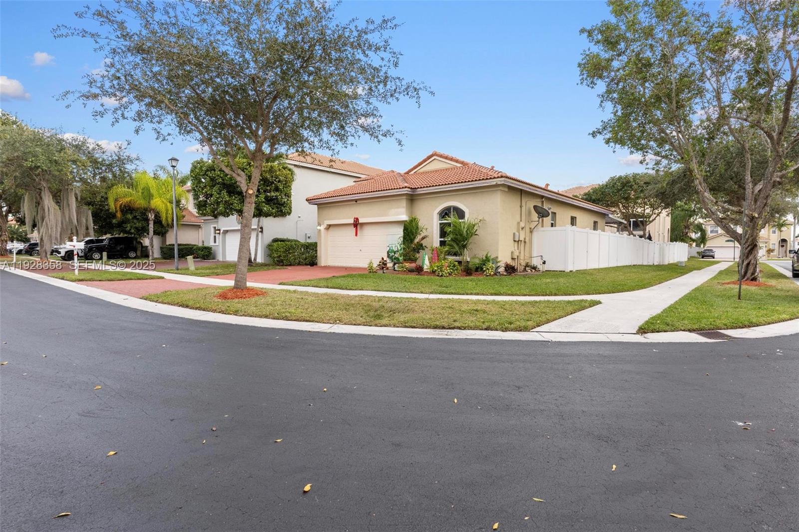 PORTOFINO LAKES - Residential