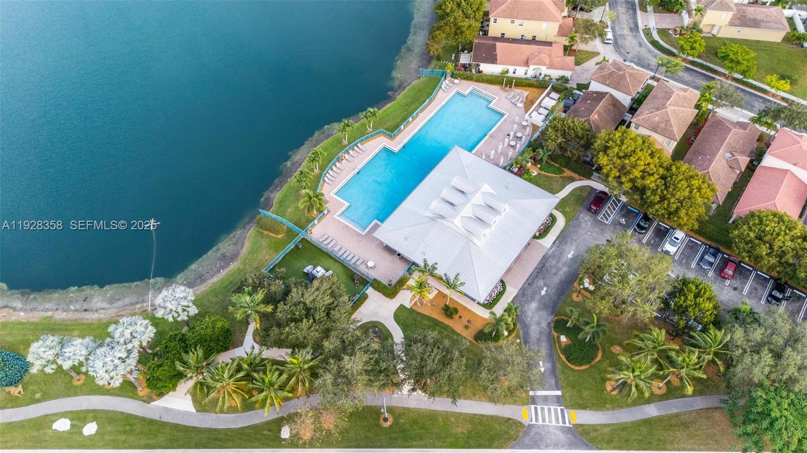 PORTOFINO LAKES - Residential