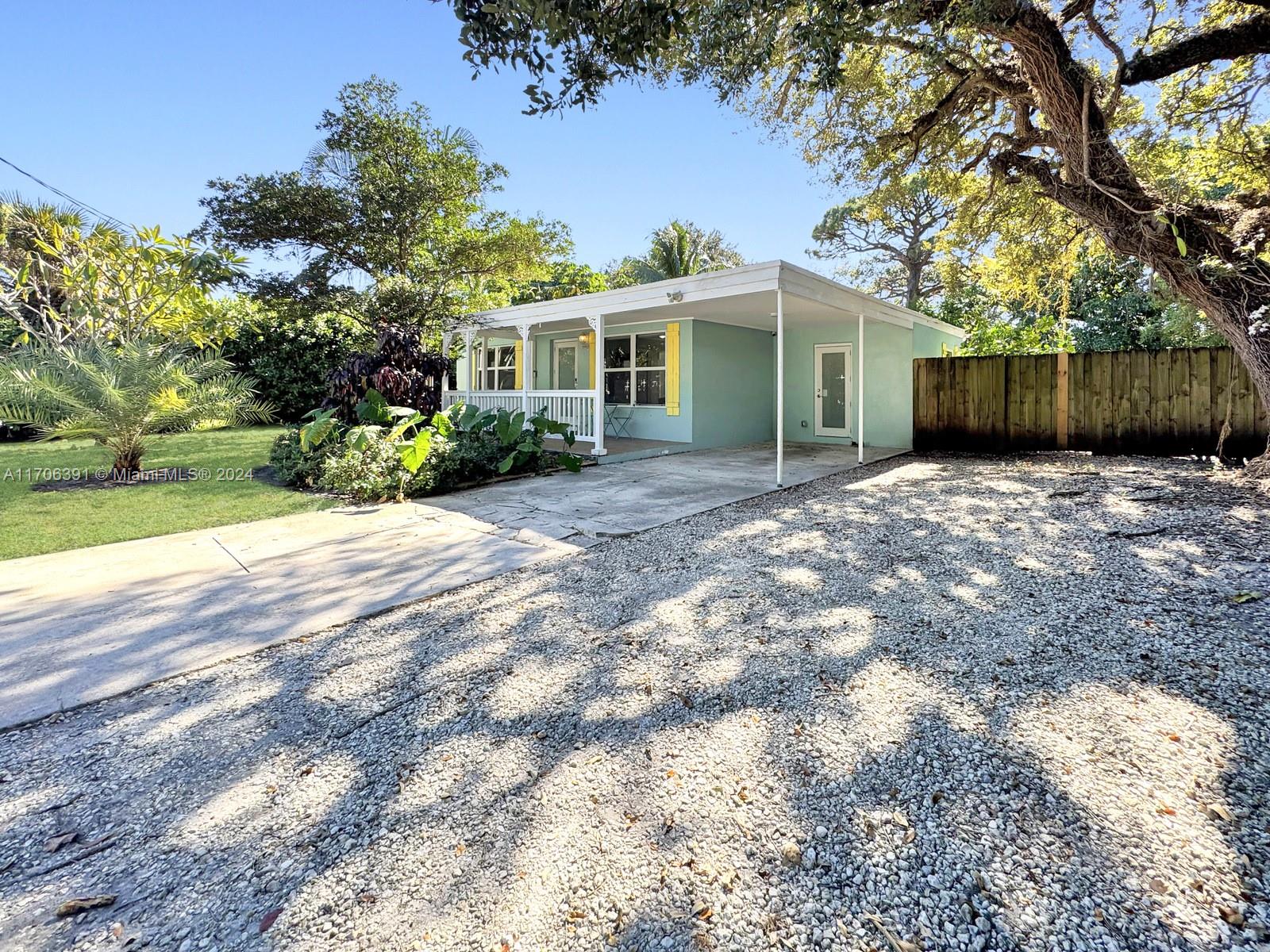 1820 SW 11th Ct