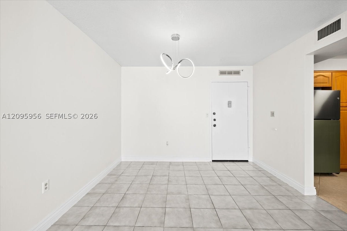 2780 NE 183rd St 1207