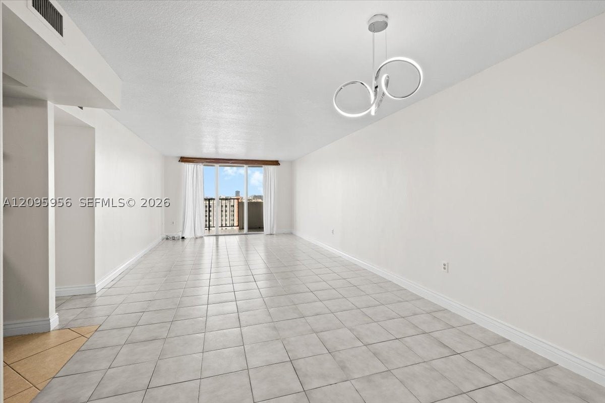 2780 NE 183rd St 1207