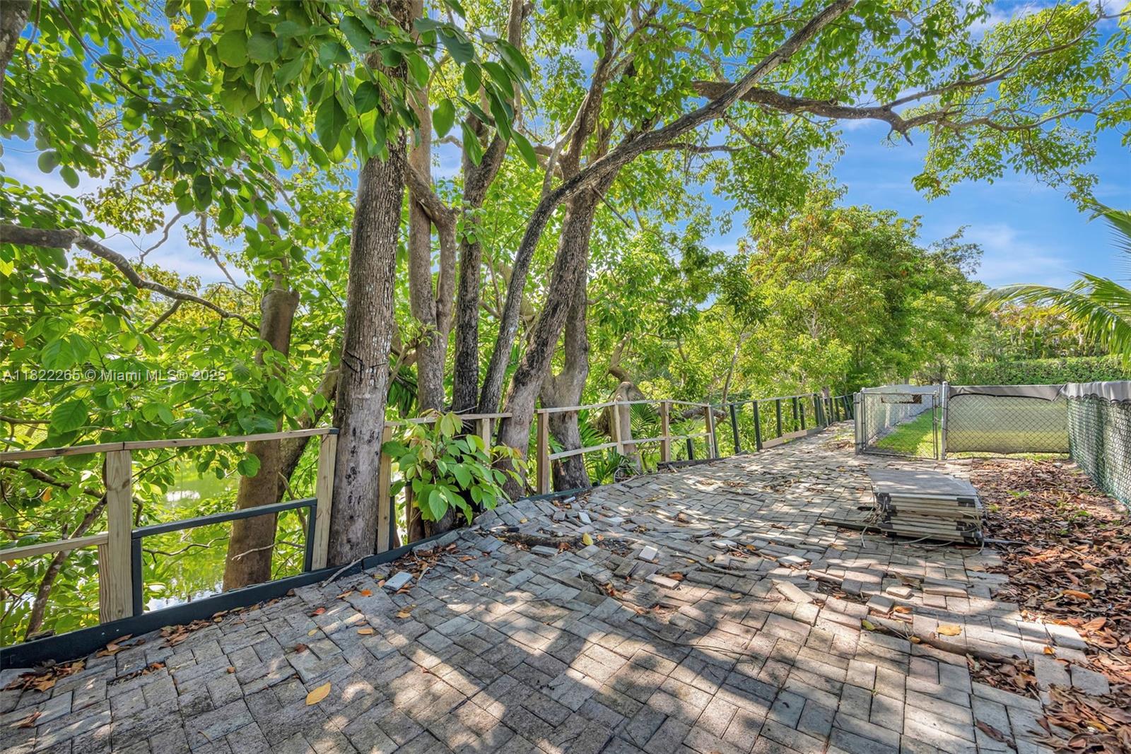 KILLIAN HEIGHTS - Residential