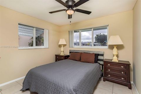 Single Family Residence in Tamarac FL 4603 48th St 9.jpg