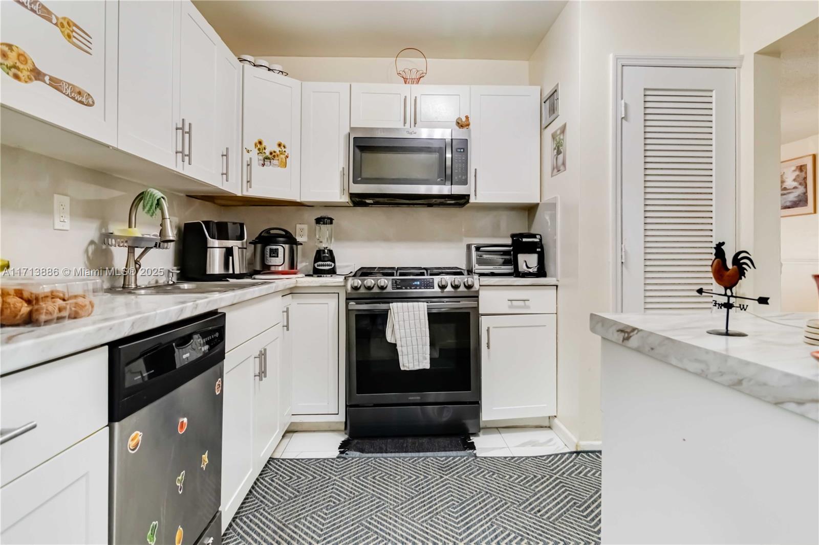 SUNRISE GOLF VILLAGE SEC - Residential
