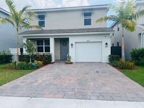 Photo of 687 SE 17th Ave, Homestead, FL 33033 (MLS # A11869903)