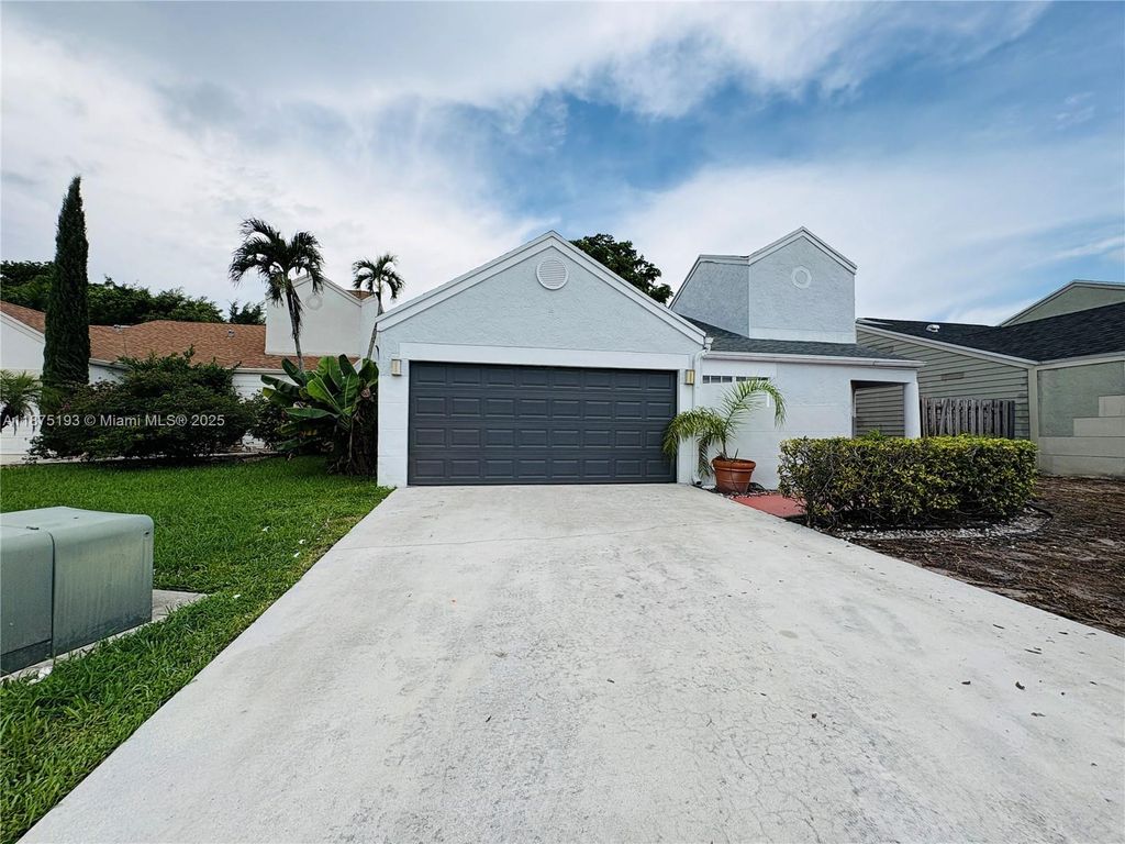 Photo of 8579 Dynasty Dr #8579, Boca Raton, FL 33433 (MLS # A11875193)