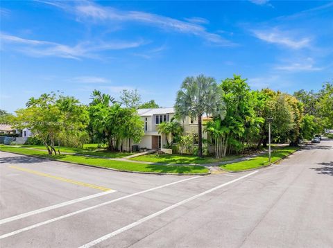 Tiny photo for 701 SW 27th Rd, Miami, FL 33129 (MLS # A11977194)