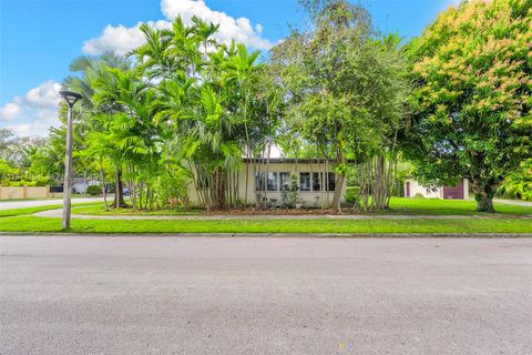 Tiny photo for 701 SW 27th Rd, Miami, FL 33129 (MLS # A11977194)