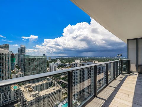 45 SW 9th St 3905 Miami FL 33130