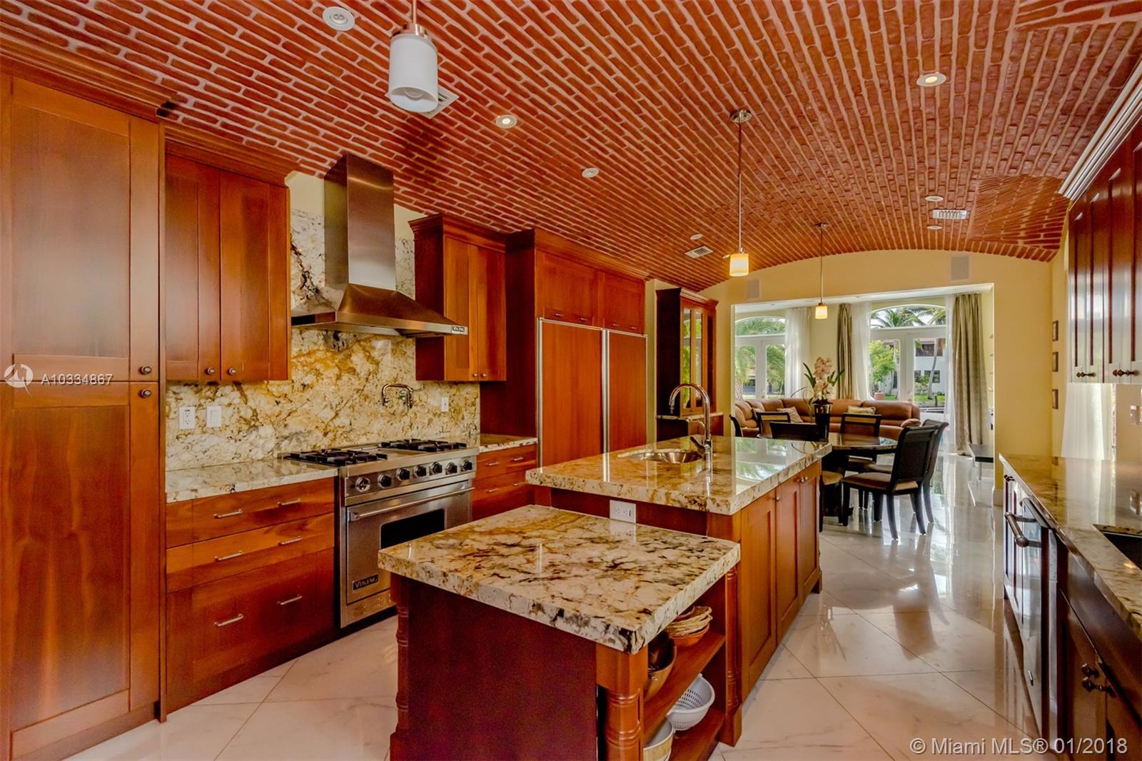 GOLDEN BEACH SEC D - Residential