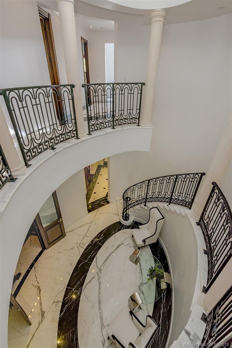 GOLDEN BEACH SEC D - Residential