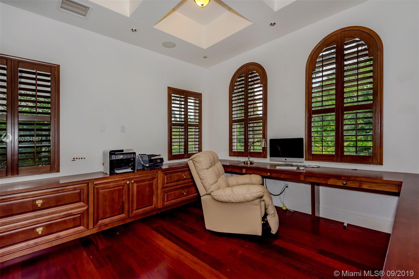 GOLDEN BEACH SEC D - Residential