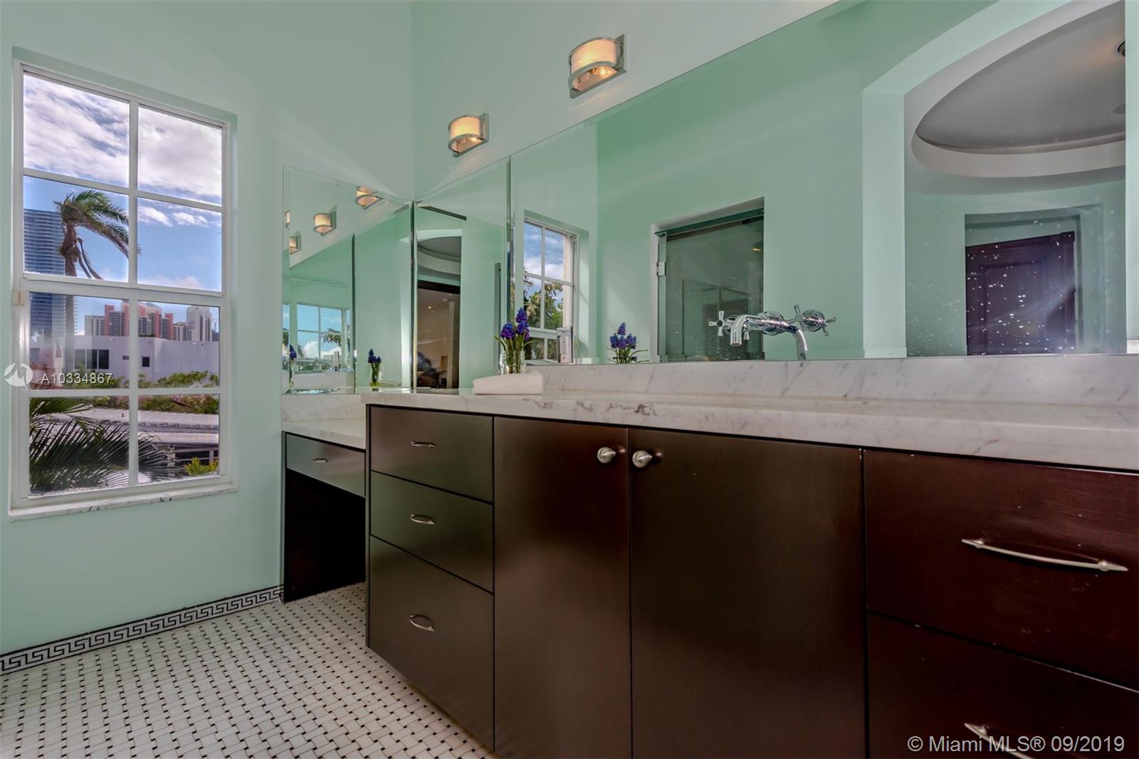 GOLDEN BEACH SEC D - Residential