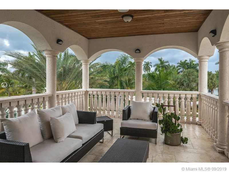 GOLDEN BEACH SEC D - Residential